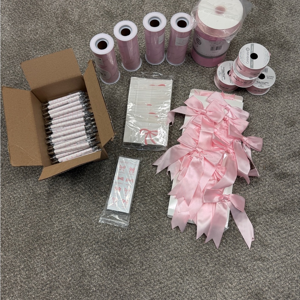 NWT — misc pink bow theme party decor